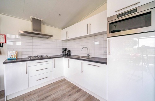 Dordtse Biesbosch Maison | Wonderful private villa for 4 people with pool, WIFI, TV, terrace and parking