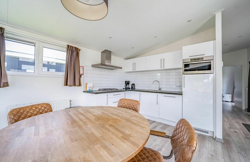 Dordtse Biesbosch Maison | Wonderful private villa for 4 people with pool, WIFI, TV, terrace and parking