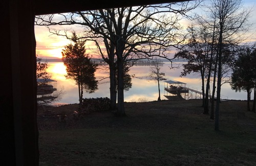 New Concord Maison | Merveilleuse retraite sur le lac KY ~ Vues incroyables ~ Eau toute l'année ~ Quai privé