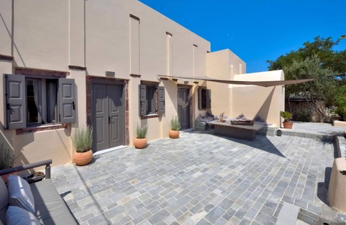 Megalochori Villa | Wonderful Santorini Villa | Alia Mansion | 3 Bedrooms | Beautiful Outdoor Space & Wonderful Views | Megalochori