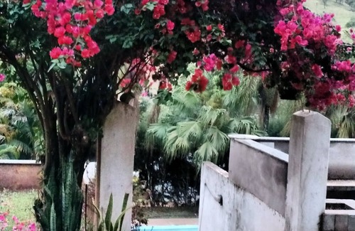 Piracaia Maison | Paysage merveilleux, spécial et unique. Pourquoi pas un bon week-end?