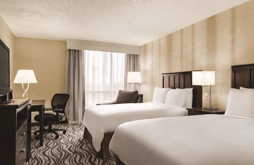 Fort Worth Hôtel | Wonderful Stay! Four Great Units, Indoor Pool, Free Parking, On-Site Restaurant