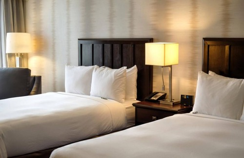 Fort Worth Hôtel | Wonderful Stay! Four Great Units, Indoor Pool, Free Parking, On-Site Restaurant