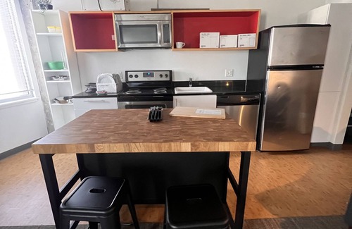 City Park West Appartement | Wonderful Studio in City Park West, pet friendly building.