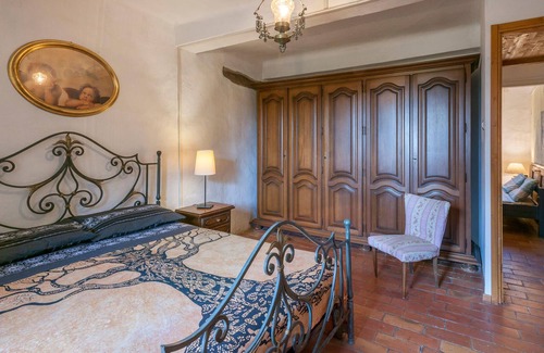 Monteguiduccio Maison | Wonderful vacation home in historical flair.