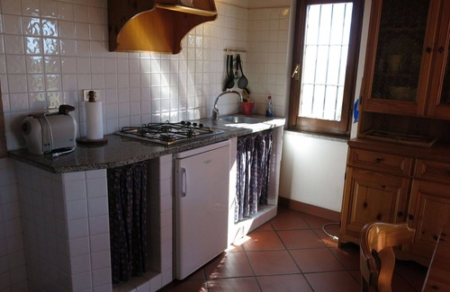 Grazzano Badoglio Maison | Magnifique maison de vacances pour 4 personnes avec climatisation, WIFI, piscine, TV et terrasse