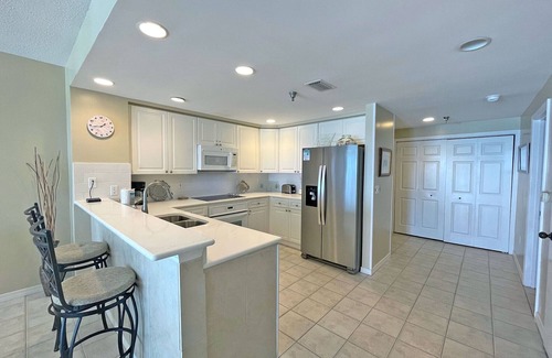 Pensacola Beach Copropriété | Wonderful views of the Gulf from this 5th flr Emerald Isle, Gulf front condo!