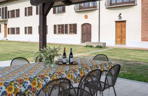 Cortazzone Maison | Wonderful villa for 10 people with WIFI, pool, TV, patio and parking