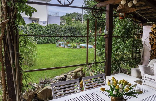 Revnice Maison | Belle maison de vacances pour 4 personnes avec WIFI, piscine privée, TV et patio
