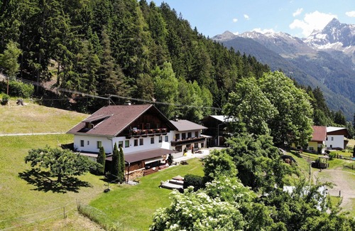 Oetz Villa | Merveilleuse maison de vacances pour 5 personnes avec WIFI, TV et balcon