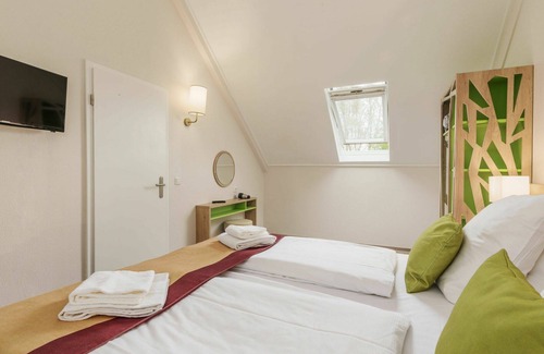Medebach Maison | Agréable appartement pour 6 personnes avec piscine, bain à remous, WIFI, TV et parking
