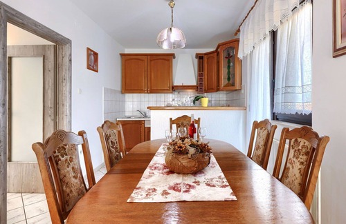 Sajini Maison | Belle maison de vacances pour 6 personnes avec climatisation, piscine privée, WIFI, TV et terrasse
