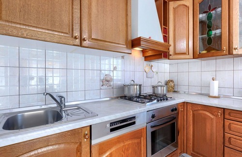 Sajini Maison | Belle maison de vacances pour 6 personnes avec climatisation, piscine privée, WIFI, TV et terrasse