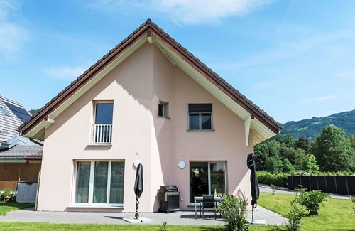 Les Posses-sur-Bex Maison | Wonderful villa for 6 guests with WIFI, TV, terrace and parking