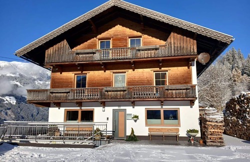 Hainzenberg Villa | Merveilleuse maison de vacances pour 7 personnes avec WIFI, TV, balcon et parking