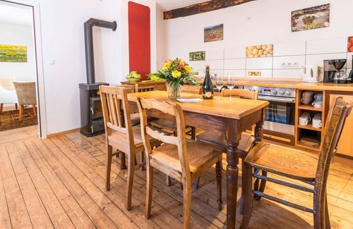 Ediger Maison | Bel appartement pour 8 personnes avec WIFI, TV, balcon, animaux admis et parking