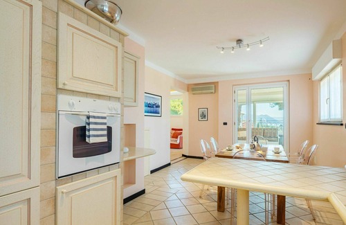 Rapallo Villa | Belle maison de vacances pour 8 personnes avec piscine privée, WIFI, climatisation, TV et patio