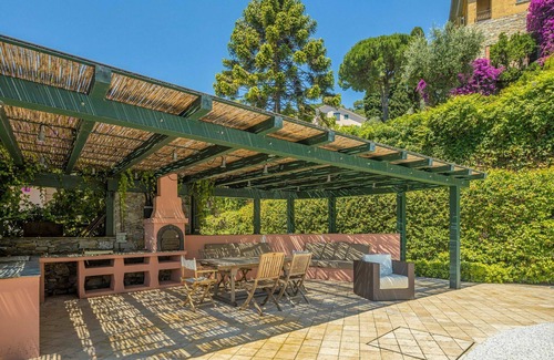 Rapallo Villa | Belle maison de vacances pour 8 personnes avec piscine privée, WIFI, climatisation, TV et patio