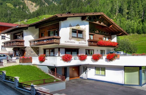 Soelden Villa | Magnifique maison de vacances pour 9 personnes avec WIFI, TV, balcon, animaux admis et parking