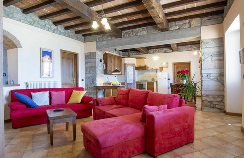 Caprignana Villa | Merveilleuse maison de vacances pour 8 personnes avec piscine privée, WIFI, TV et patio