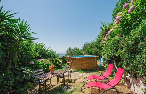 Pedona Maison | Agréable appartement avec WIFI, piscine privée, TV et animaux admis, près de Viareggio