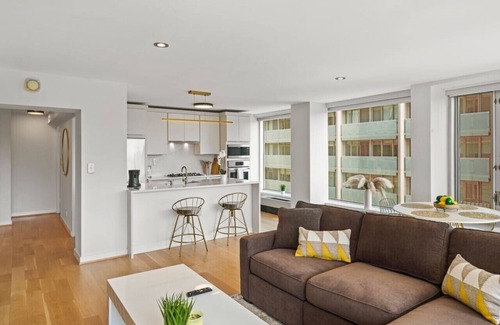 Capitol Hill Appartement | Wonderful Waterfront Apt for 5! Pkg & City Views