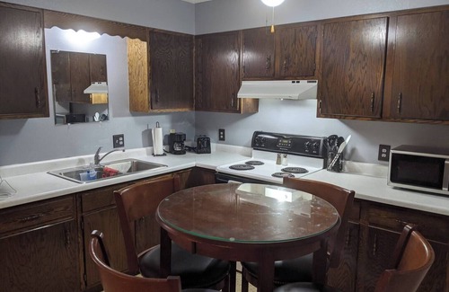 Pierre Appartement | Centrally Located on Pawnee - Apartment # 6
