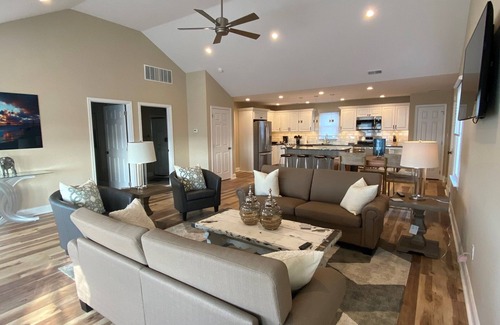 Town Bank Maison | Wonderfully situated, the Bayfront views!