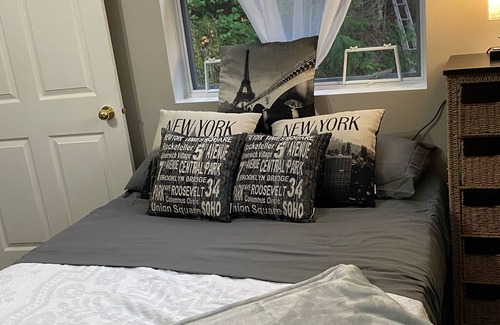 East Sooke Maison | Wonderland Mansion @ Serenity Lodges