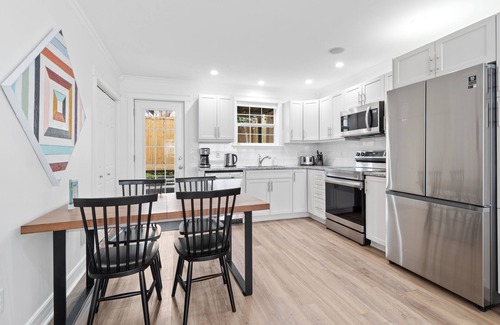 Downtown St. John's Maison | Wood House | King Bd | 2 Queens | Fire Pit