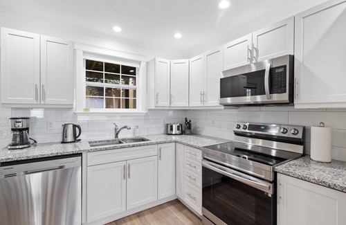 Downtown St. John's Maison | Wood House | King Bd | 2 Queens | Fire Pit