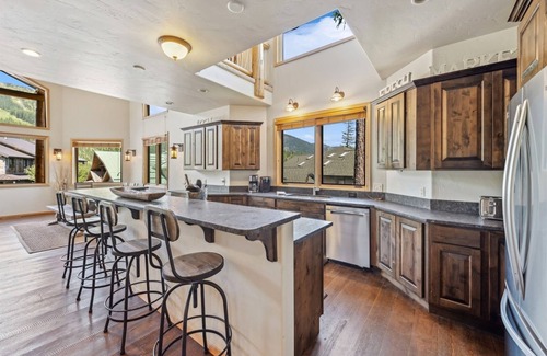 Whitefish Maison | Magnifique 5BR Ski-in et Ski-Out Montana Home sur Big Mountain avec option pour 7BR