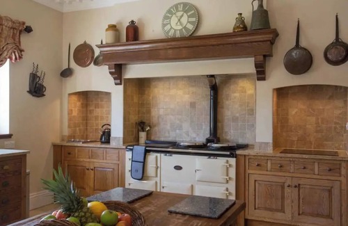 Llanhennock Maison | Woodbank, Entire home in Llanhennock. nn