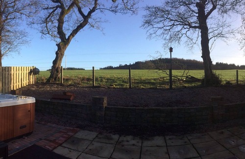 Dumfries Cottage | Lodge Avec Hottub Privé, Sky Tv, dvd, Wifi, Veiws To Mabie Forrest