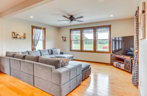 Ava Maison | Wooded Escape with Pond and Grill in Pleasant City!
