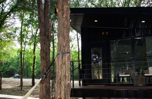 Alvord Cabine | Wooded Retreat w/Pond View near LBJ Grasslands - 4 Cabins/Sleeps 8
