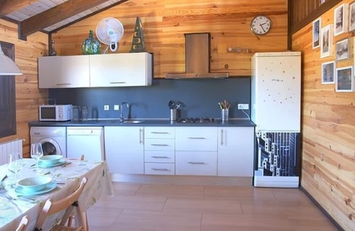 Villanueva de la Fuente Cottage | Maison en bois pour 12 personnes avec piscine
