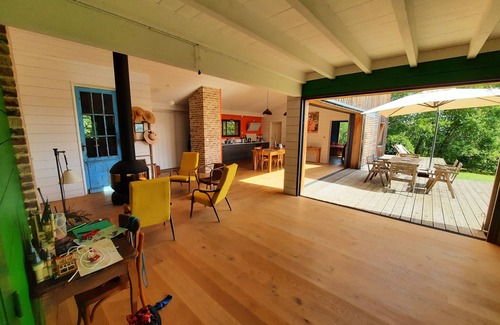 Valence-sur-Baise Maison | Maison en bois avec piscine et vue sur les collines du Gers