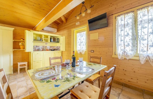 San Brizio Appartement | Maisonnette en bois avec porche et jardin