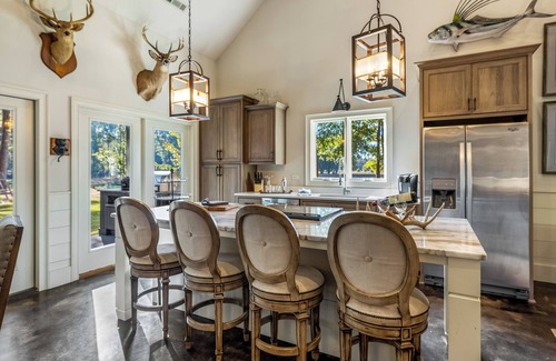 Clinton Cabine | Charming Woodland Retreat - 27 Miles from Bryant-Denny Stadium