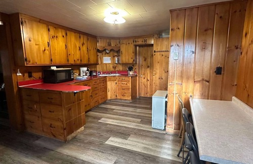 Alma Cabine | Woodland Retreat next to the Mississippi River