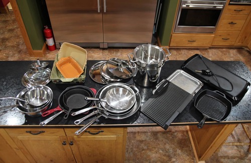 Markville Maison | Woodland Trails Lodge on 130 acres with ponds and miles of private trails