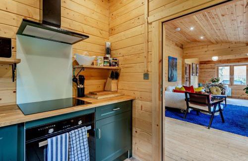 Orston Maison | Woodlands Lavender Lake House