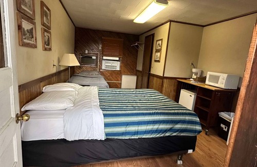 Alma Hôtel | Woodlands Motel Retreat next to the Mississippi River