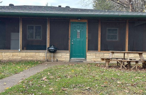 Alma Maison | Woodlands Retreat next to the Mississippi River