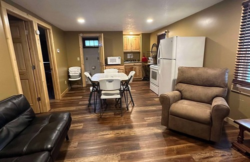 Alma Cabine | Woodlands Retreat next to the Mississippi River