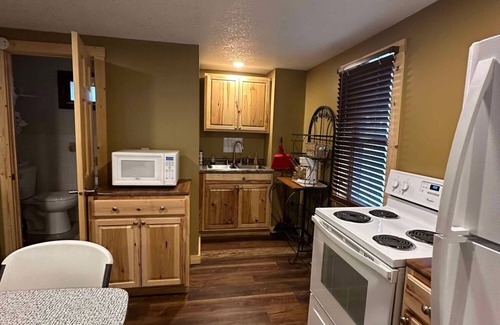 Alma Cabine | Woodlands Retreat next to the Mississippi River