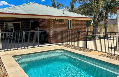 Yarrawonga Maison | Woodlands Waterside Retreat