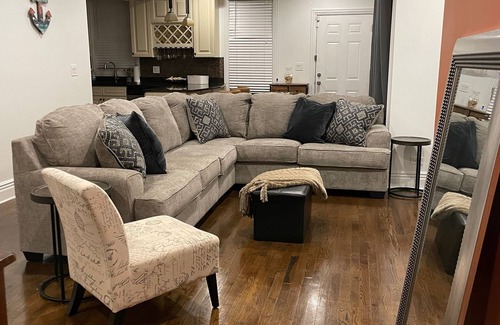Woodlawn Maison | Woodlawn Oasis...10 Minutes to Dining & Downtown