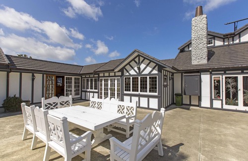 Lower Hutt Maison | WOODROYD ESTATE Sanctuaire de vacances à 15 minutes du CBD